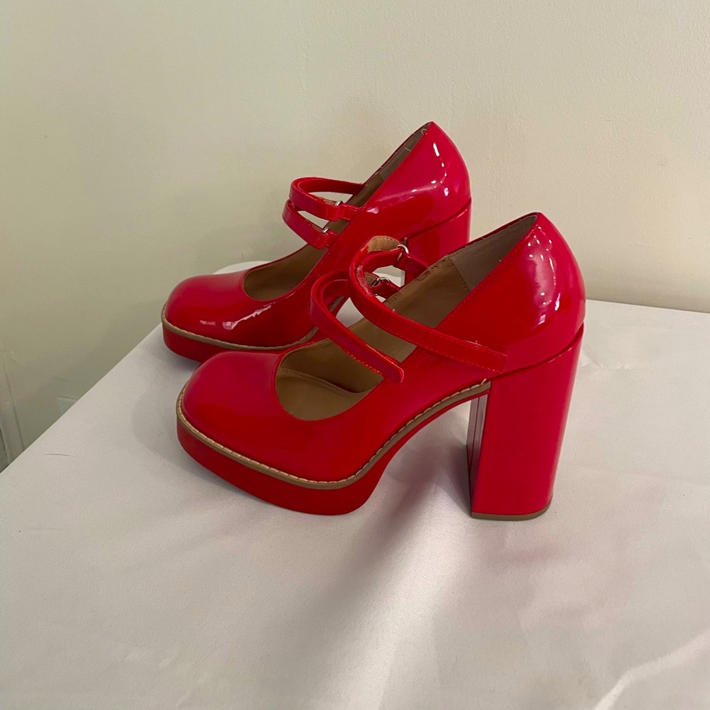 Steve Madden Red Pumps w Straps